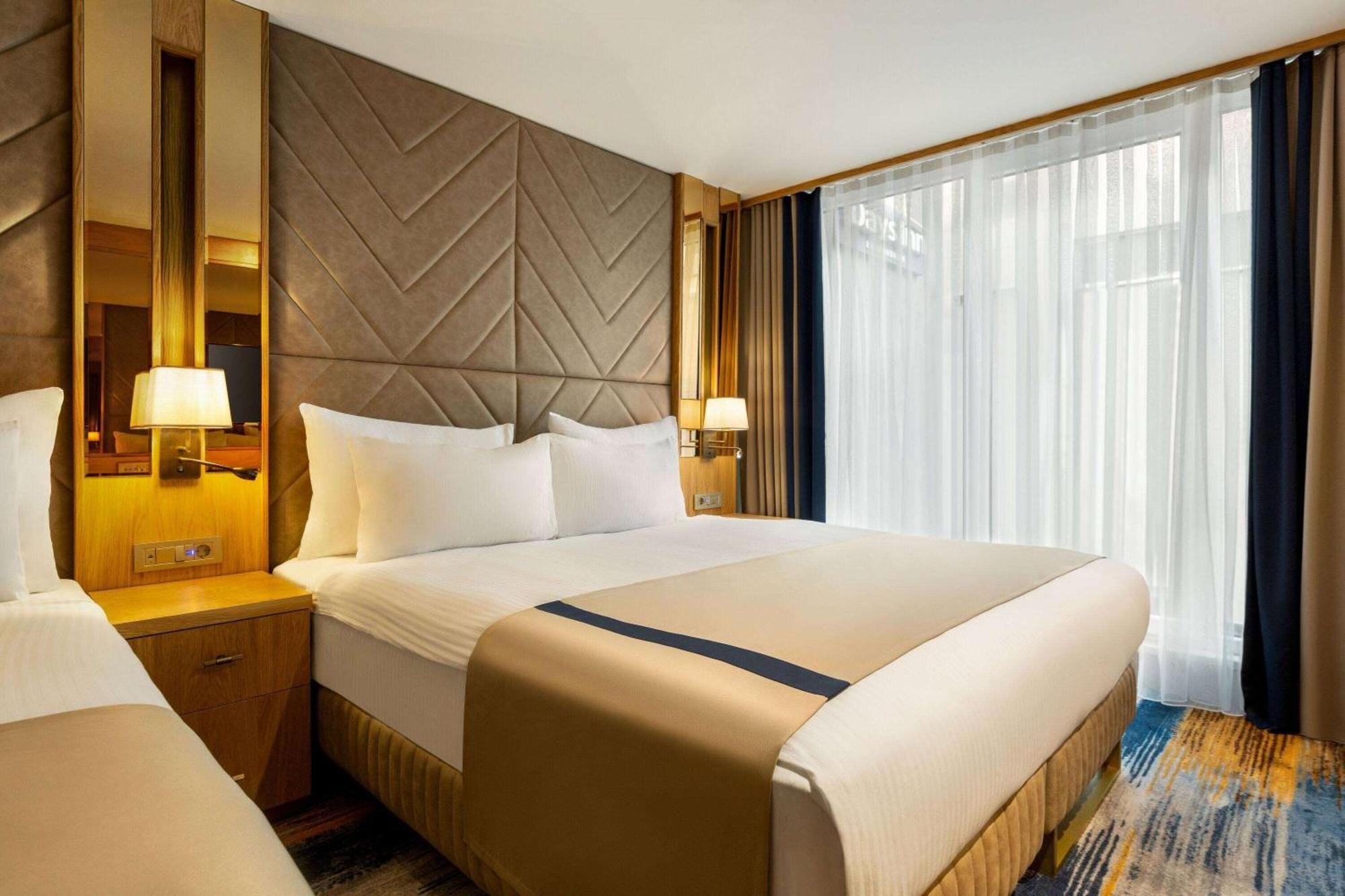 Days Inn By Wyndham Istanbul Bomonti Exterior photo