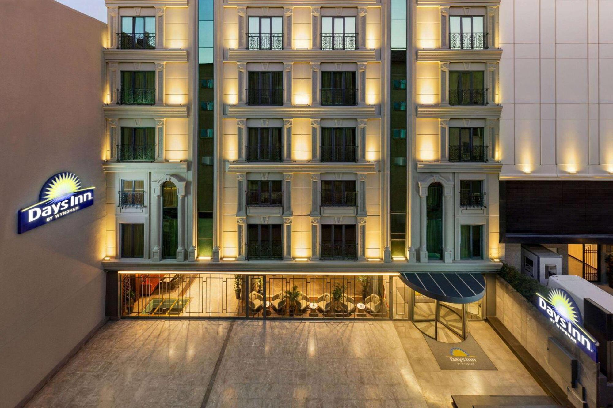 Days Inn By Wyndham Istanbul Bomonti Exterior photo